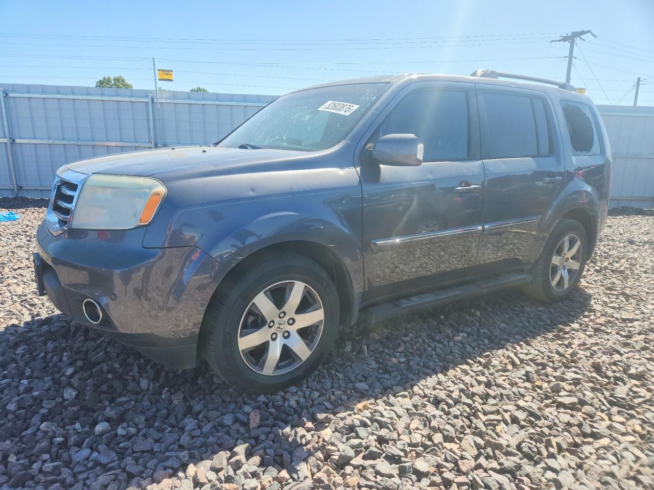 Salvage Honda Pilot Image