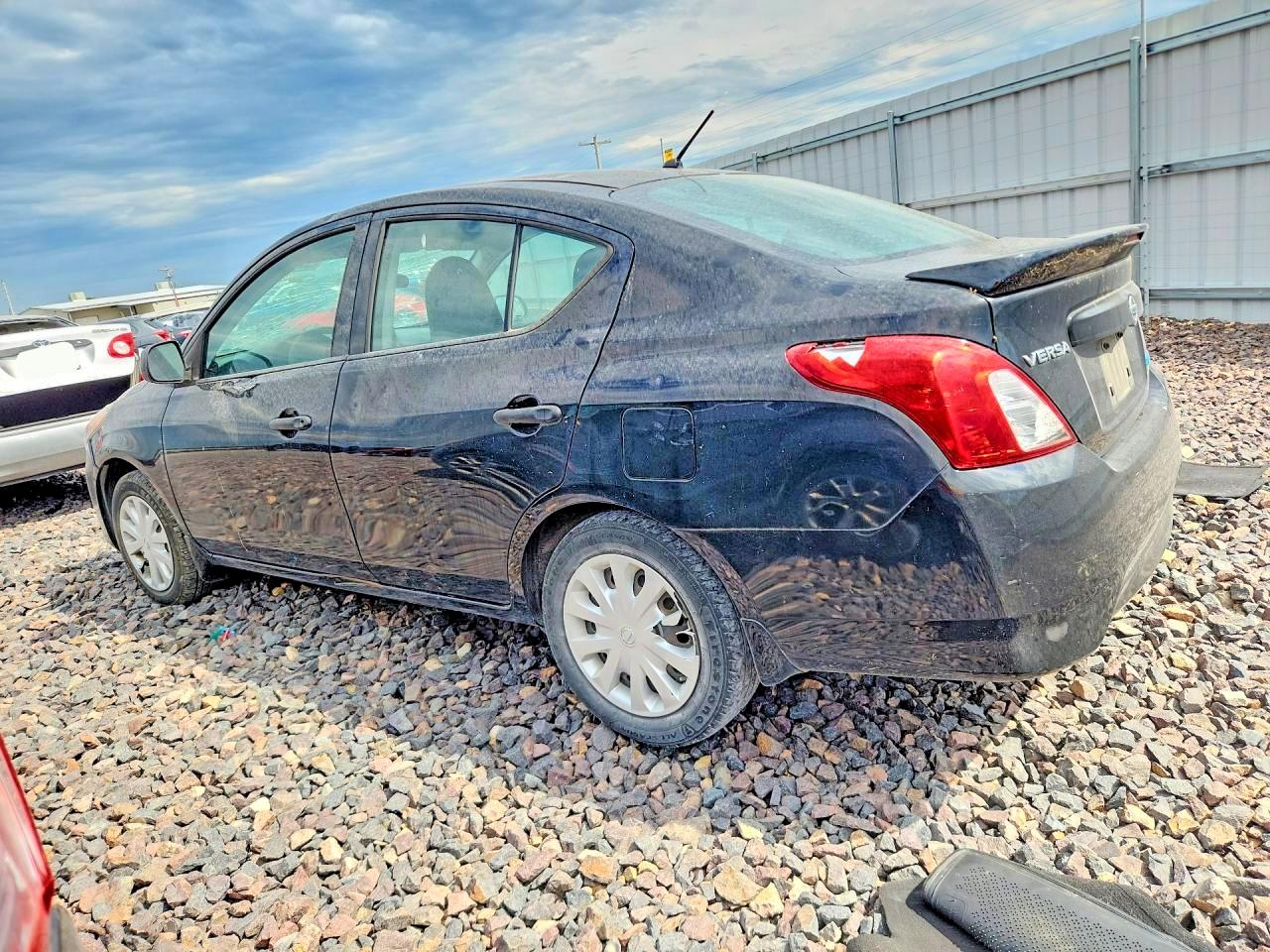 Nissan Versa 1.6 S Plus