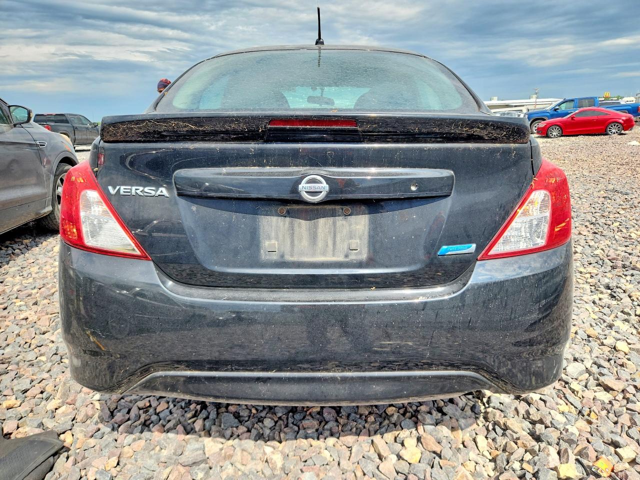Nissan Versa 1.6 S Plus