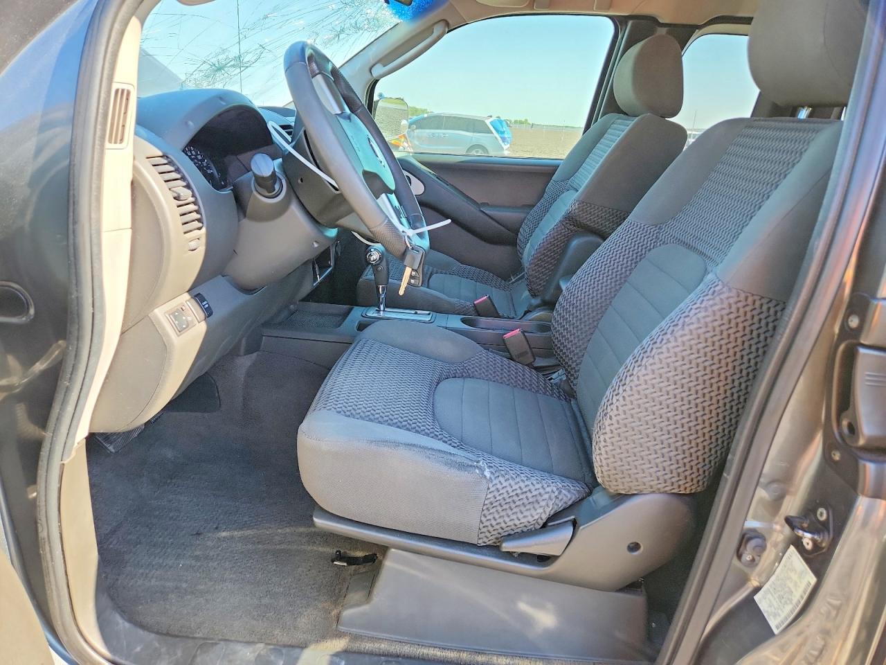 Nissan Frontier Se
