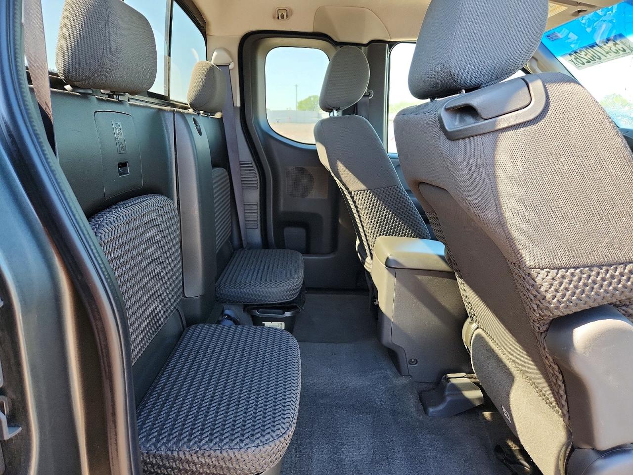 Nissan Frontier Se