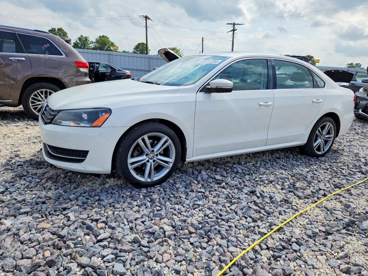 Salvage Volkswagen Passat Image