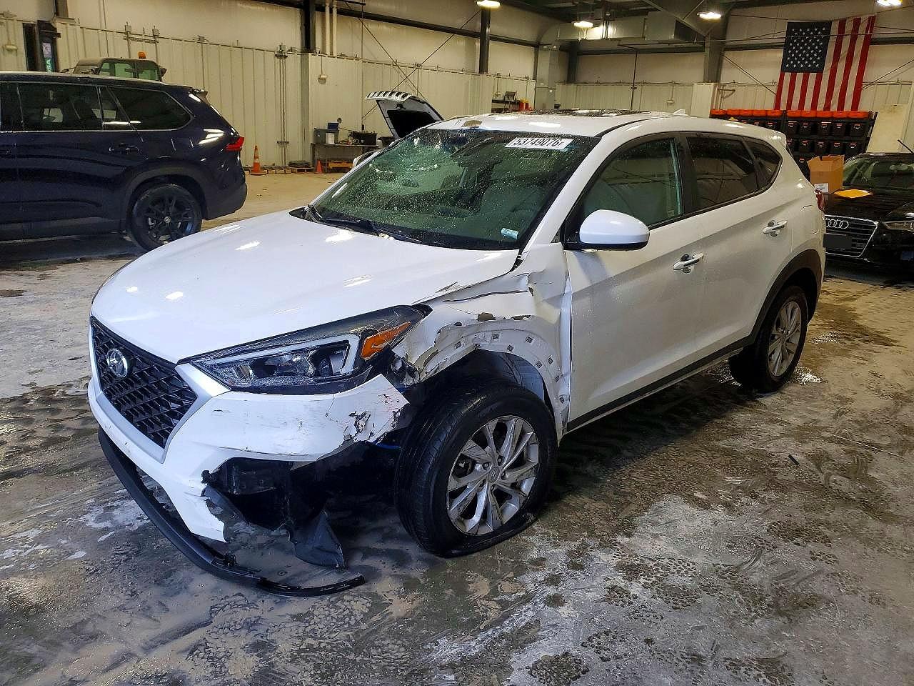 Salvage Hyundai TUCSON Image