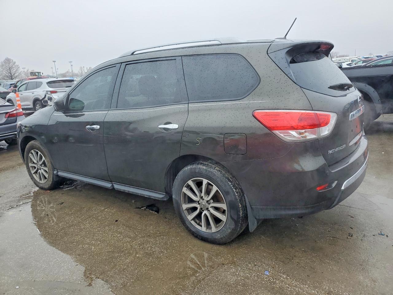 Nissan Pathfinder Sv