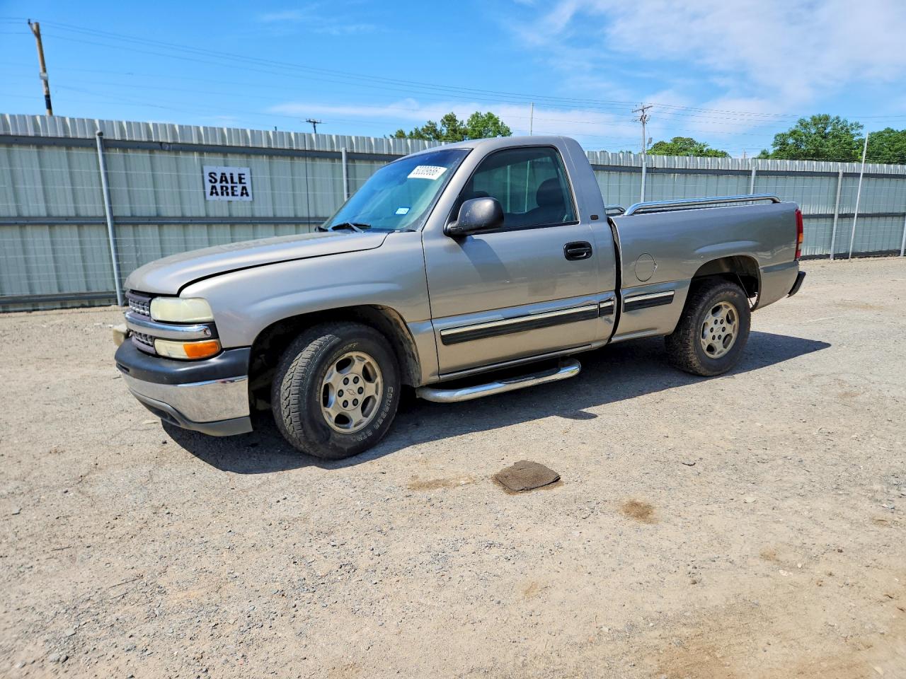 Salvage Chevrolet Silverado Image