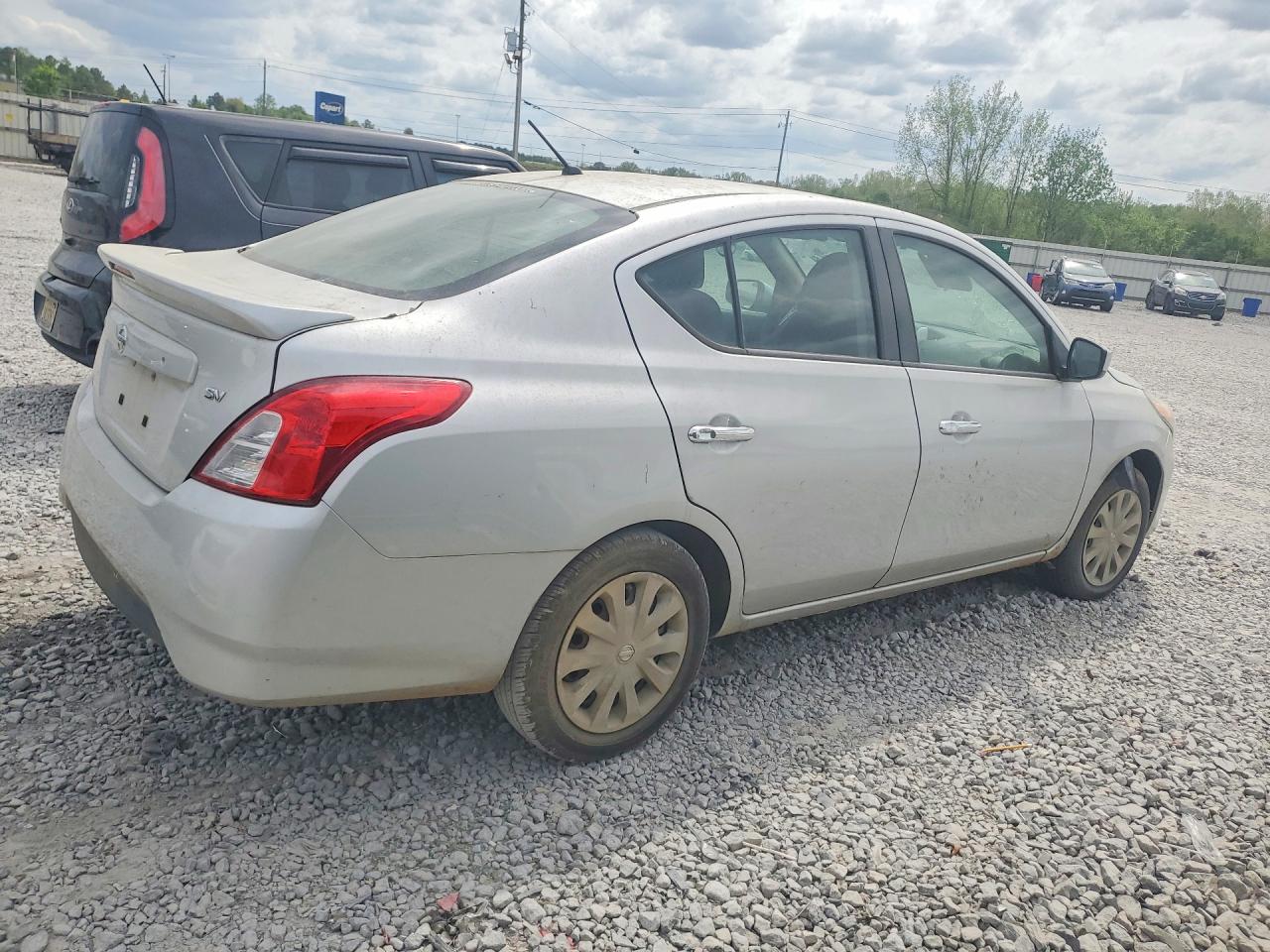 Nissan Versa Sv