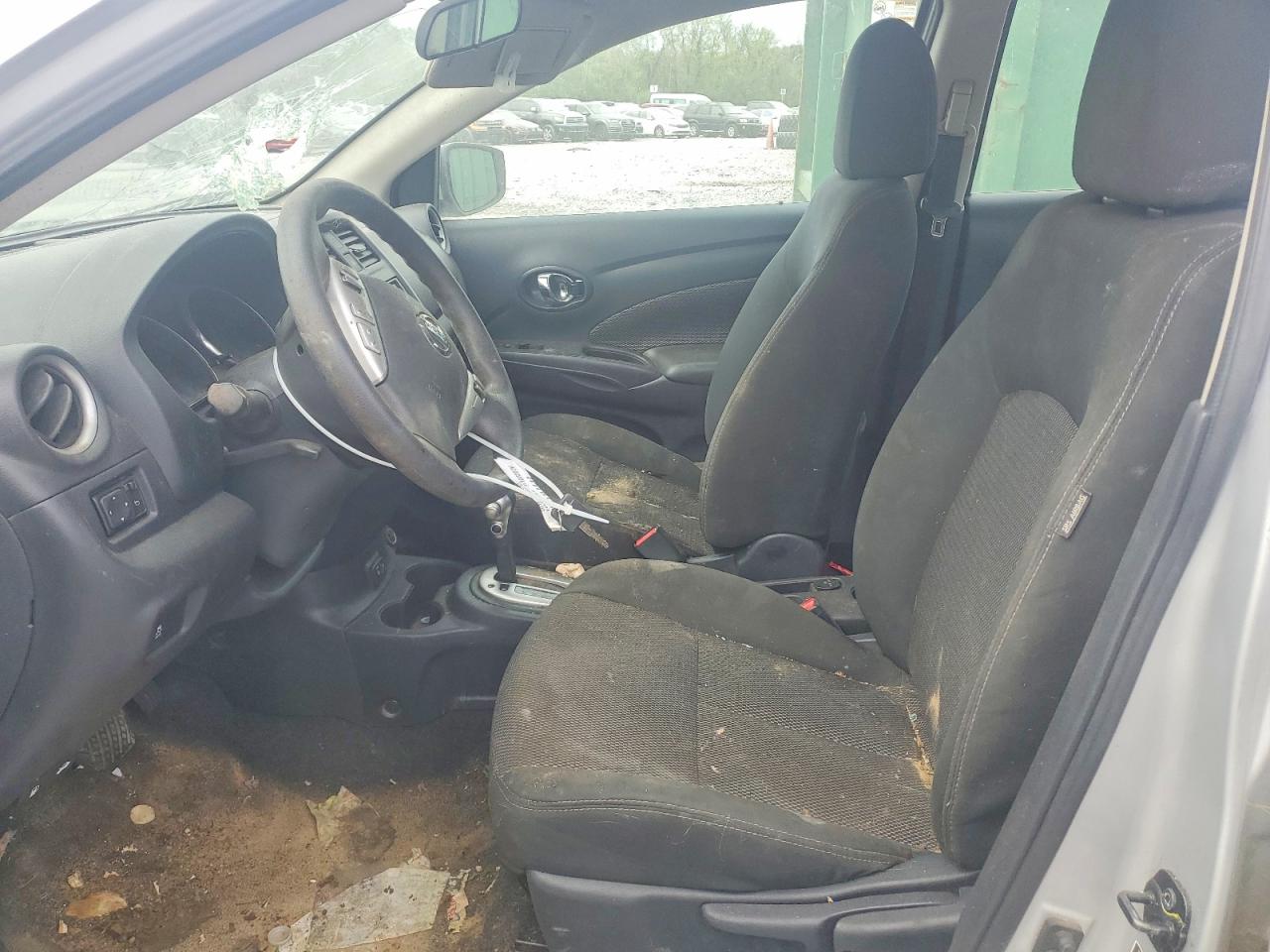 Nissan Versa Sv