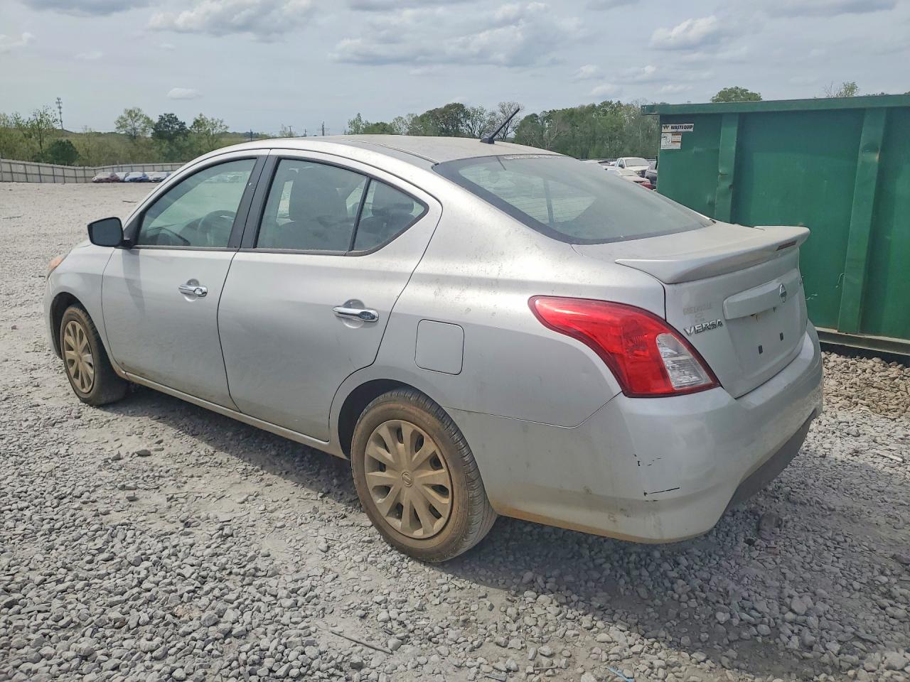 Nissan Versa Sv