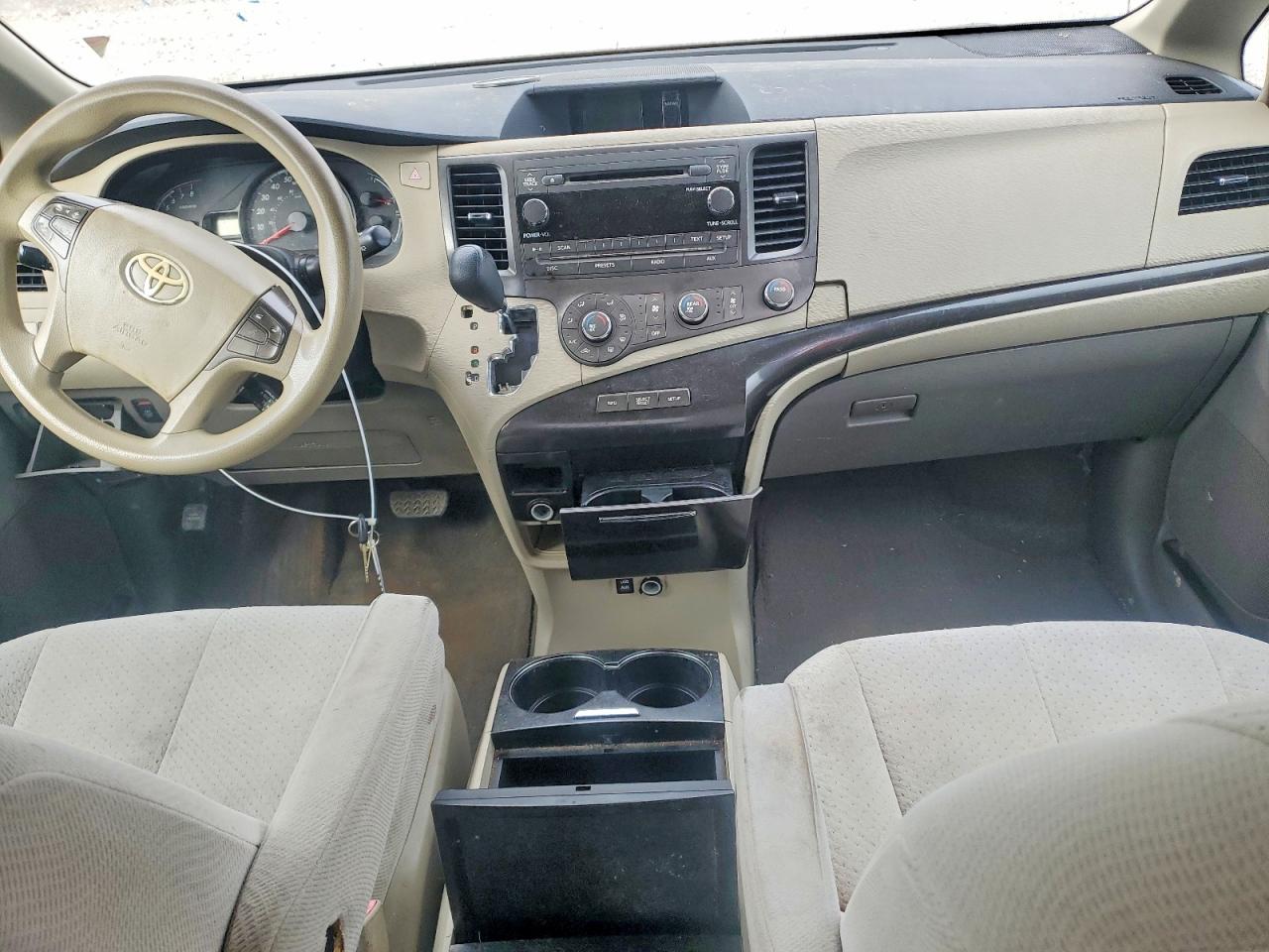 Toyota Sienna Le 7-passenger