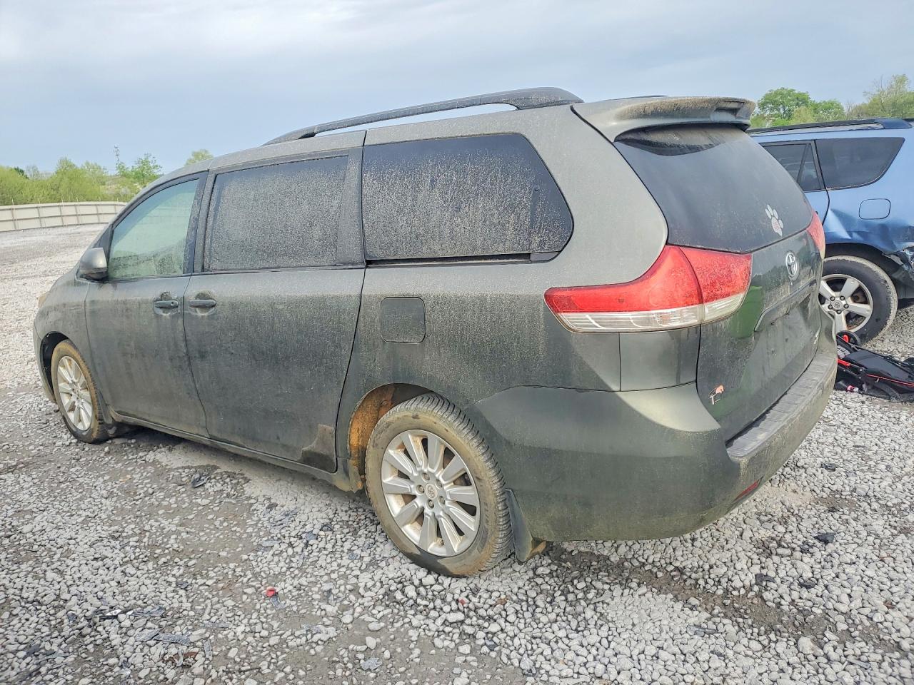 Toyota Sienna Le 7-passenger