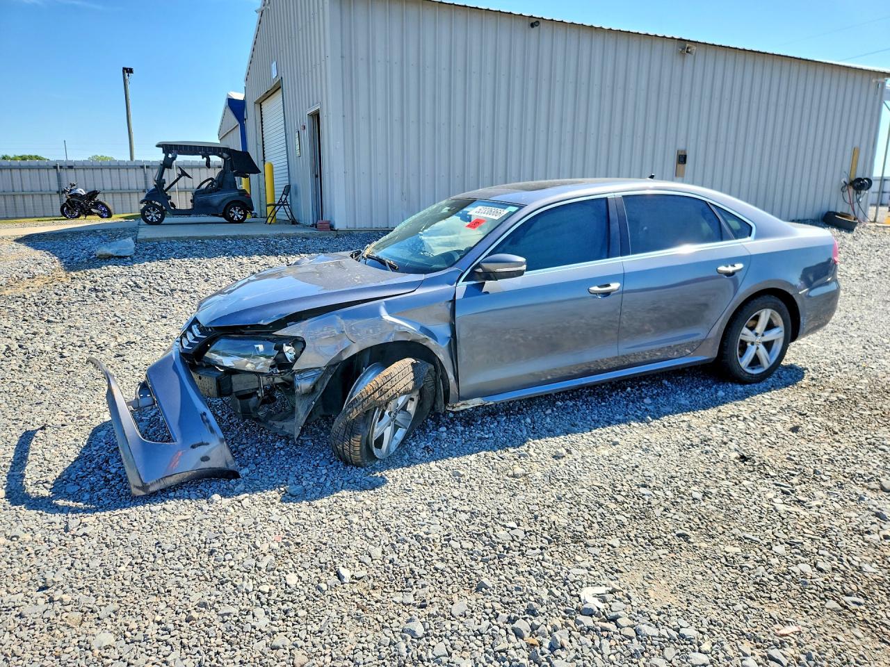 Salvage Volkswagen Passat Image