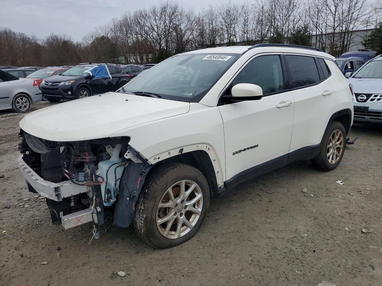 Salvage Jeep Compass Image