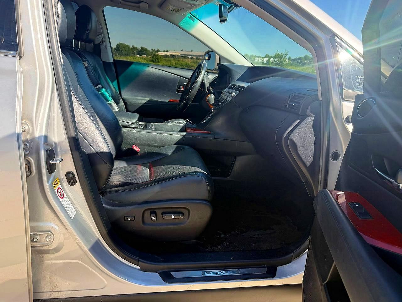 Lexus RX Base
