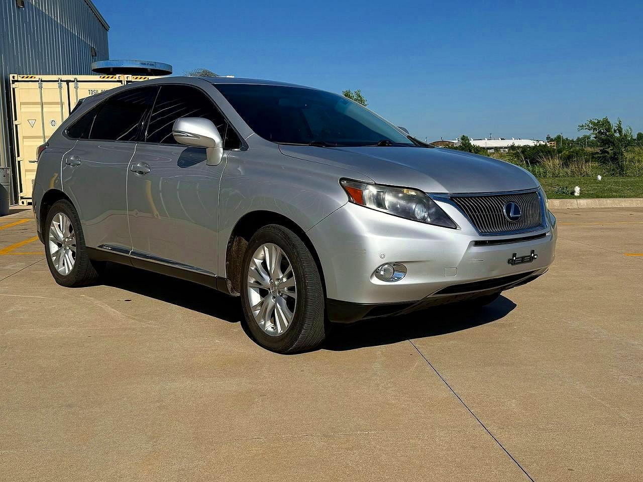 Salvage Lexus RX Image