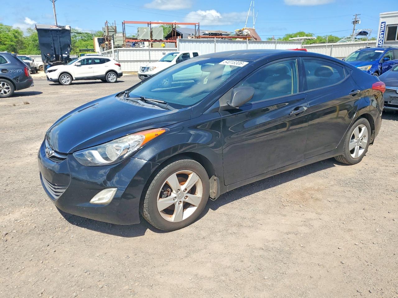 Salvage Hyundai ELANTRA Image