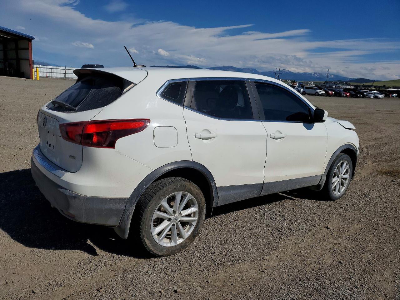 Nissan Rogue S