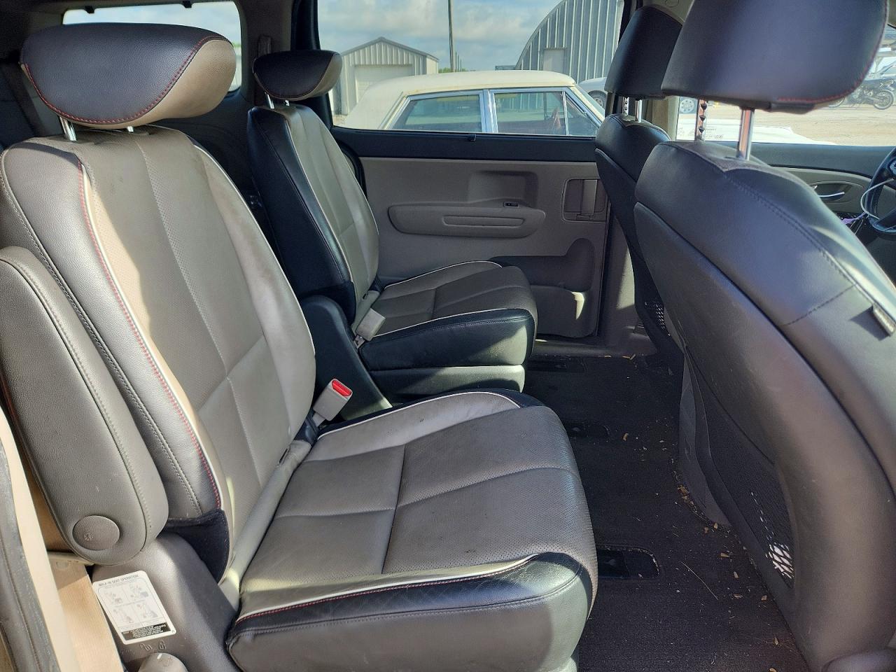 Kia Sedona Lx