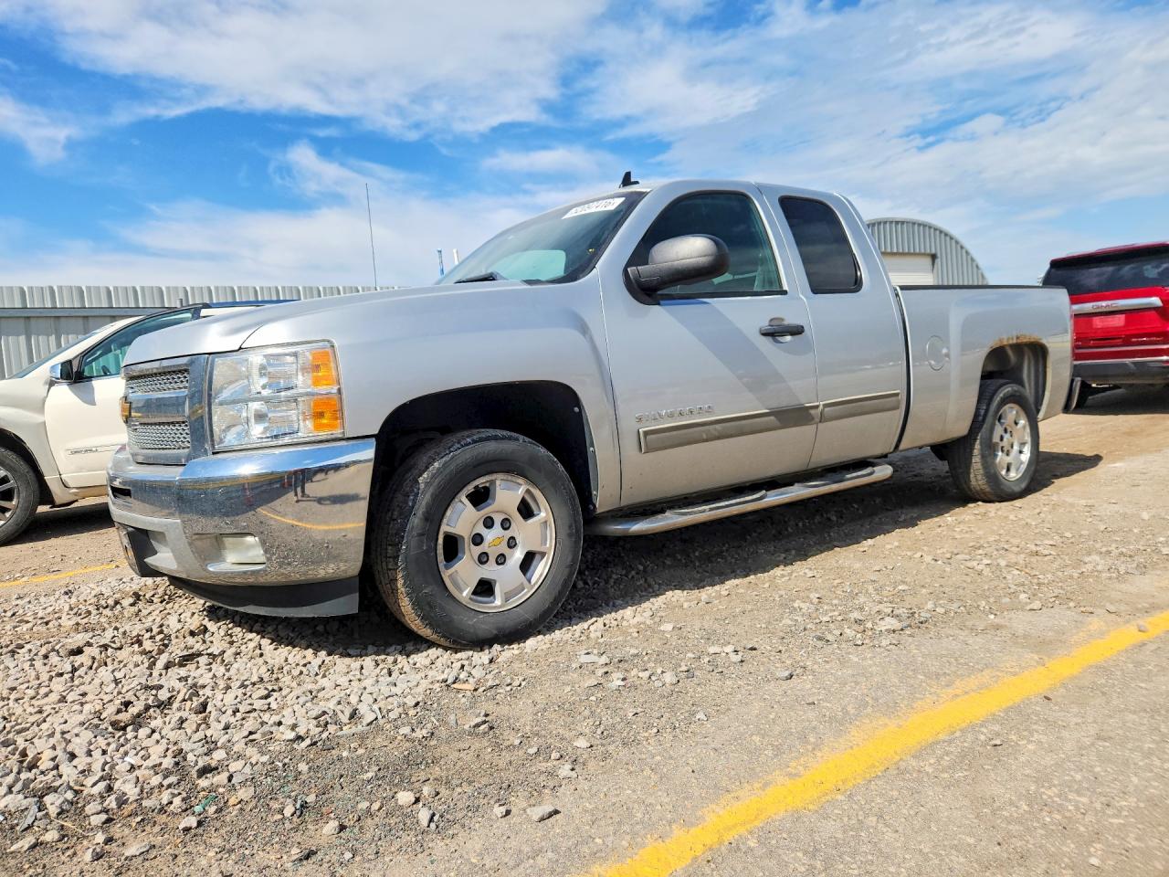Salvage Chevrolet Silverado Image