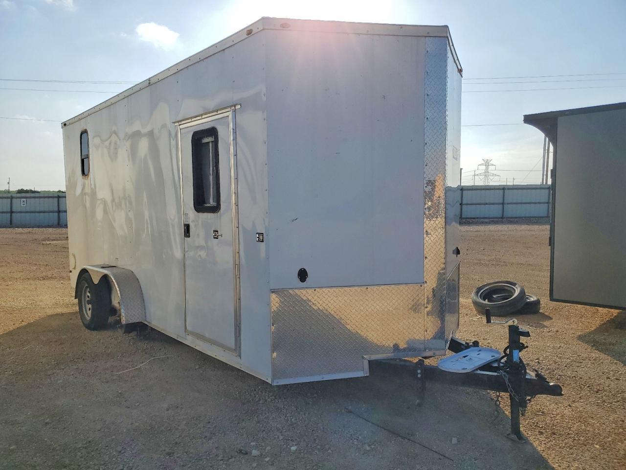 Salvage Jnc Utility Tr Image