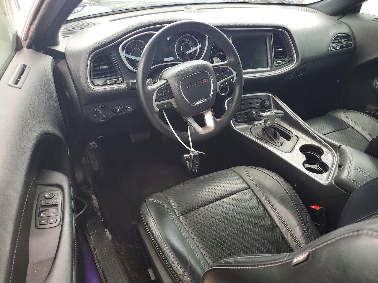 Dodge Challenger Sxt