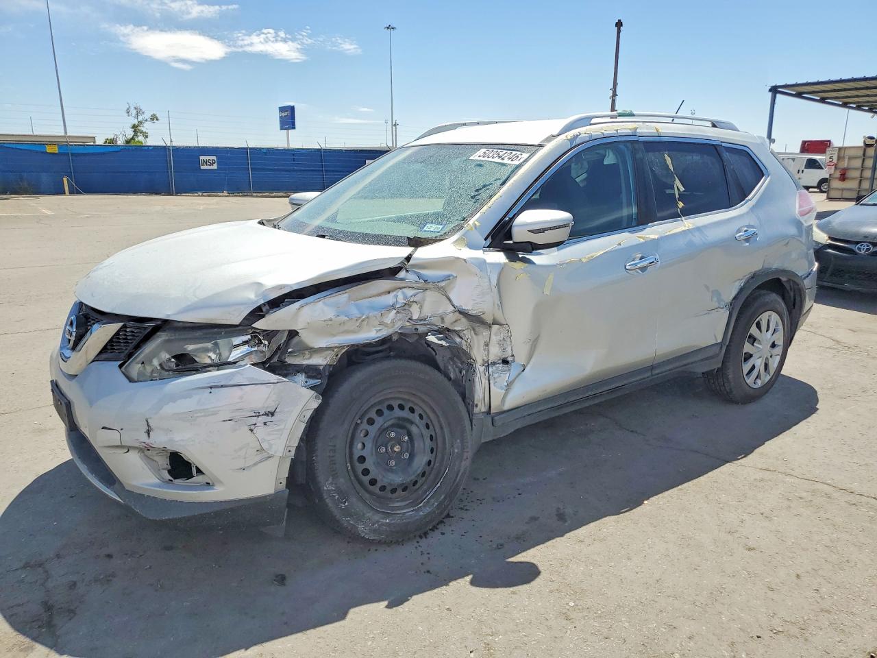 Salvage Nissan Rogue Image