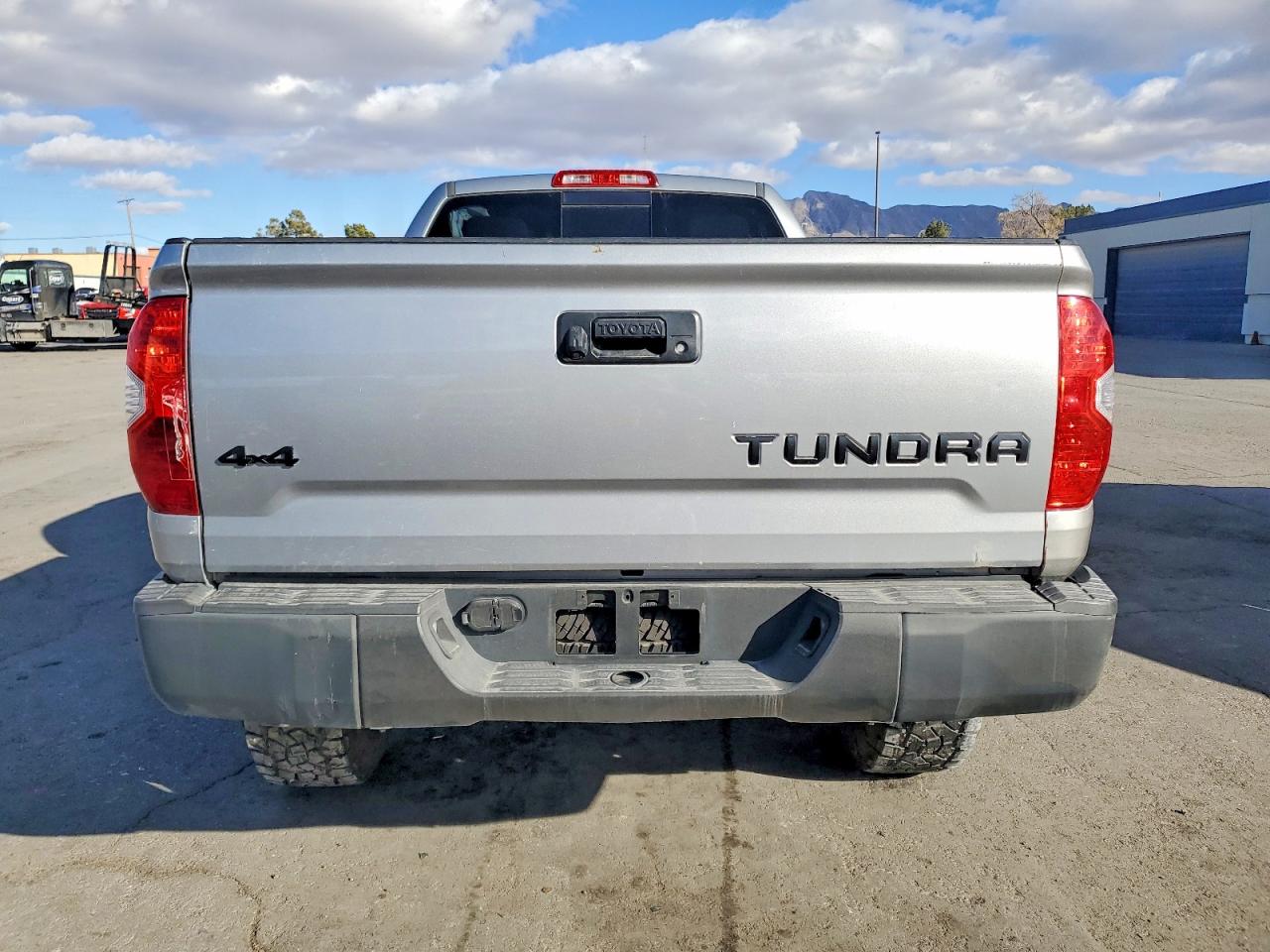 Toyota Tundra Sr5