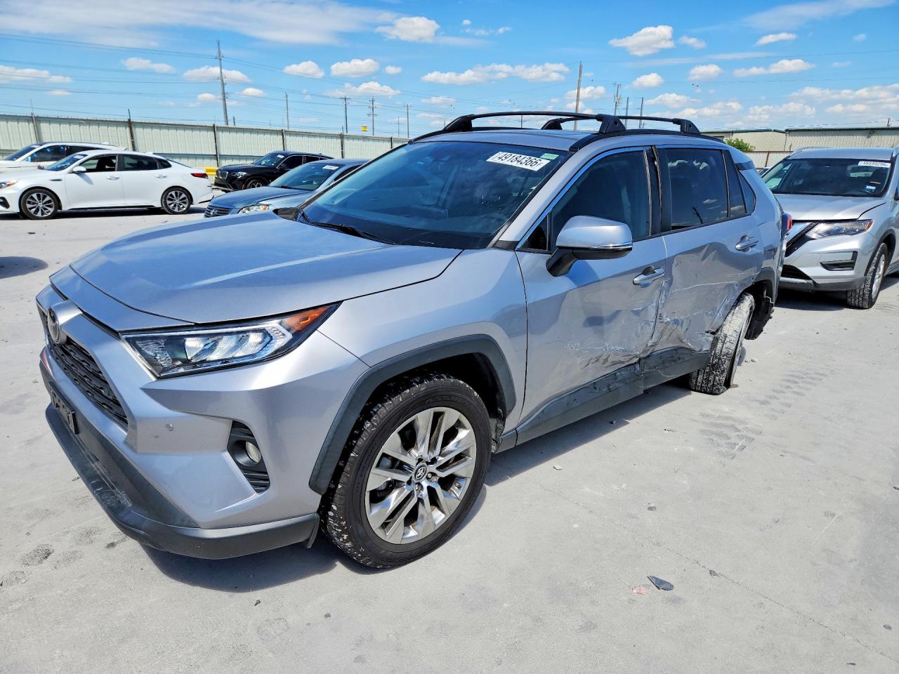 Salvage Toyota RAV4 Image
