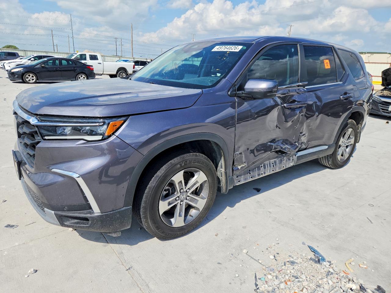 Salvage Honda Pilot Image