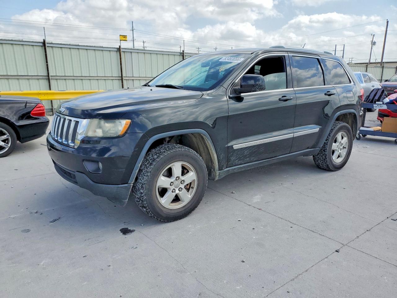 Salvage Jeep Grand Cherokee Image