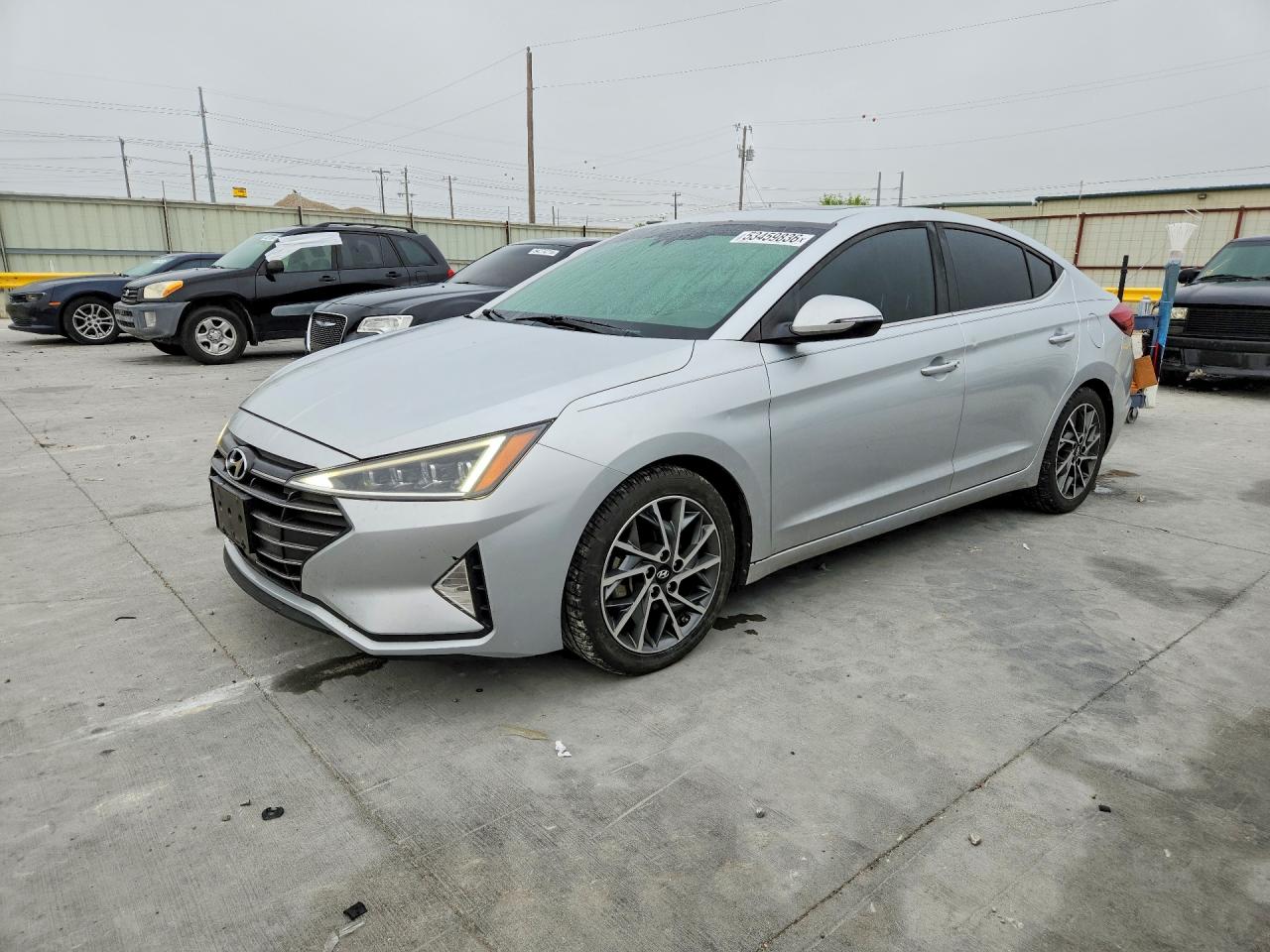 Salvage Hyundai ELANTRA Image