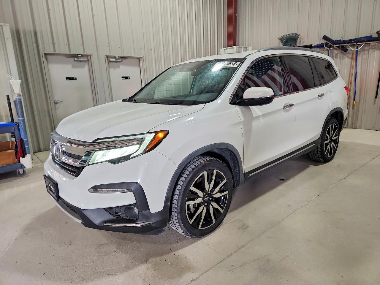 Salvage Honda Pilot Image