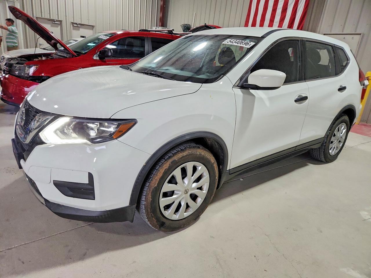Salvage Nissan Rogue Image