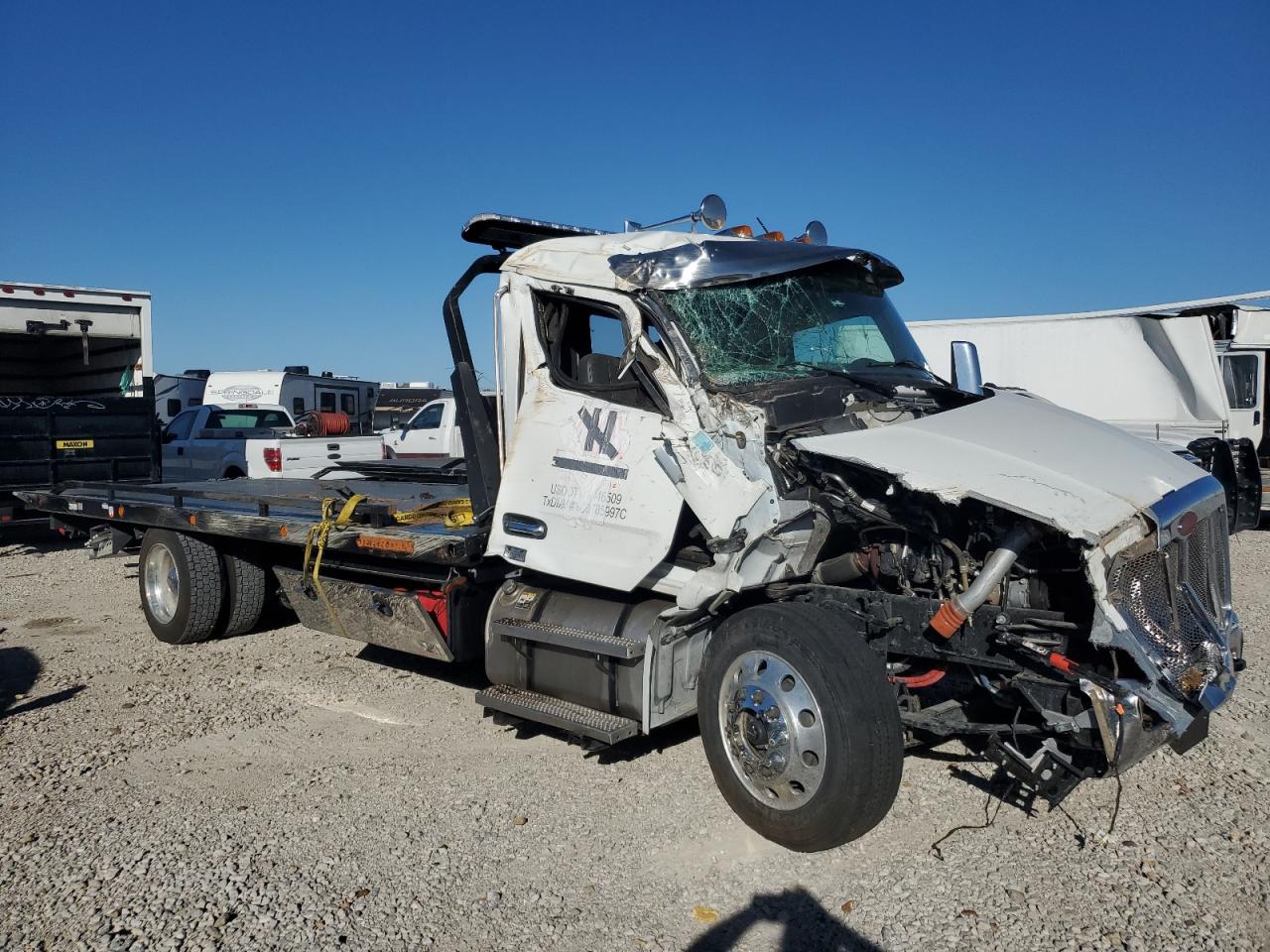 Salvage Peterbilt 536 Image