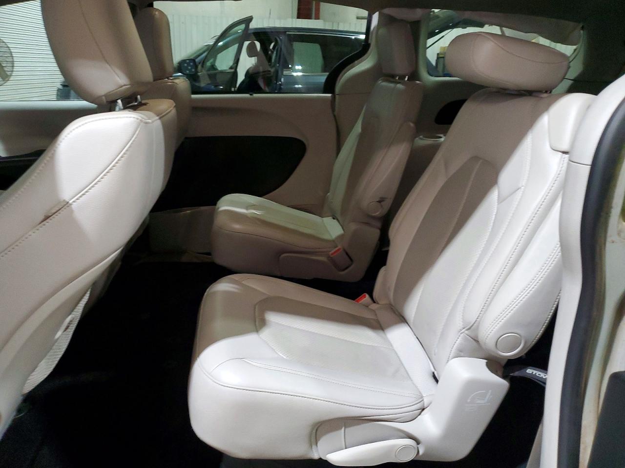 Chrysler Pacifica Touring L