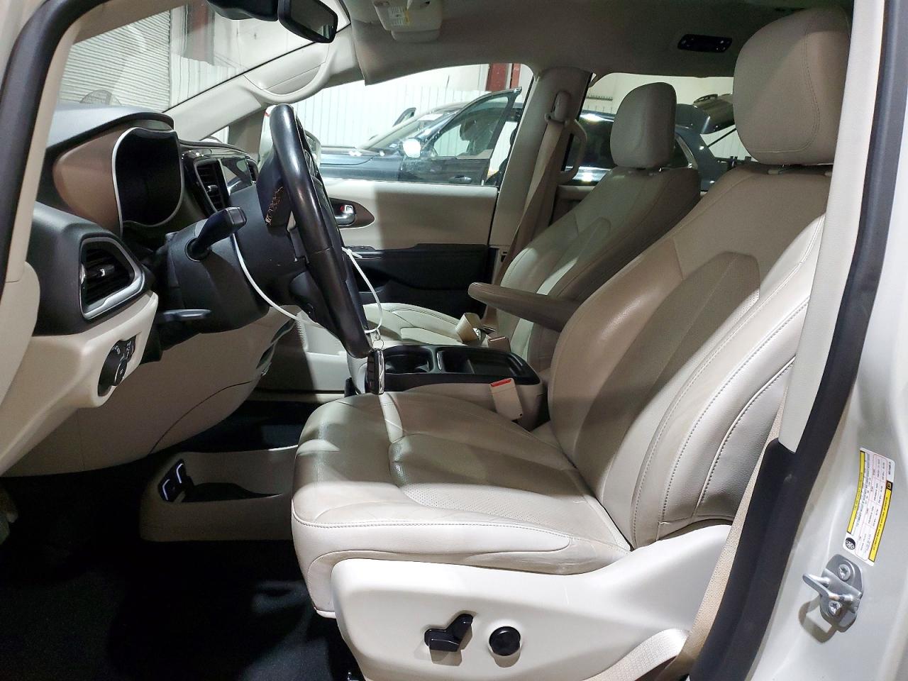 Chrysler Pacifica Touring L