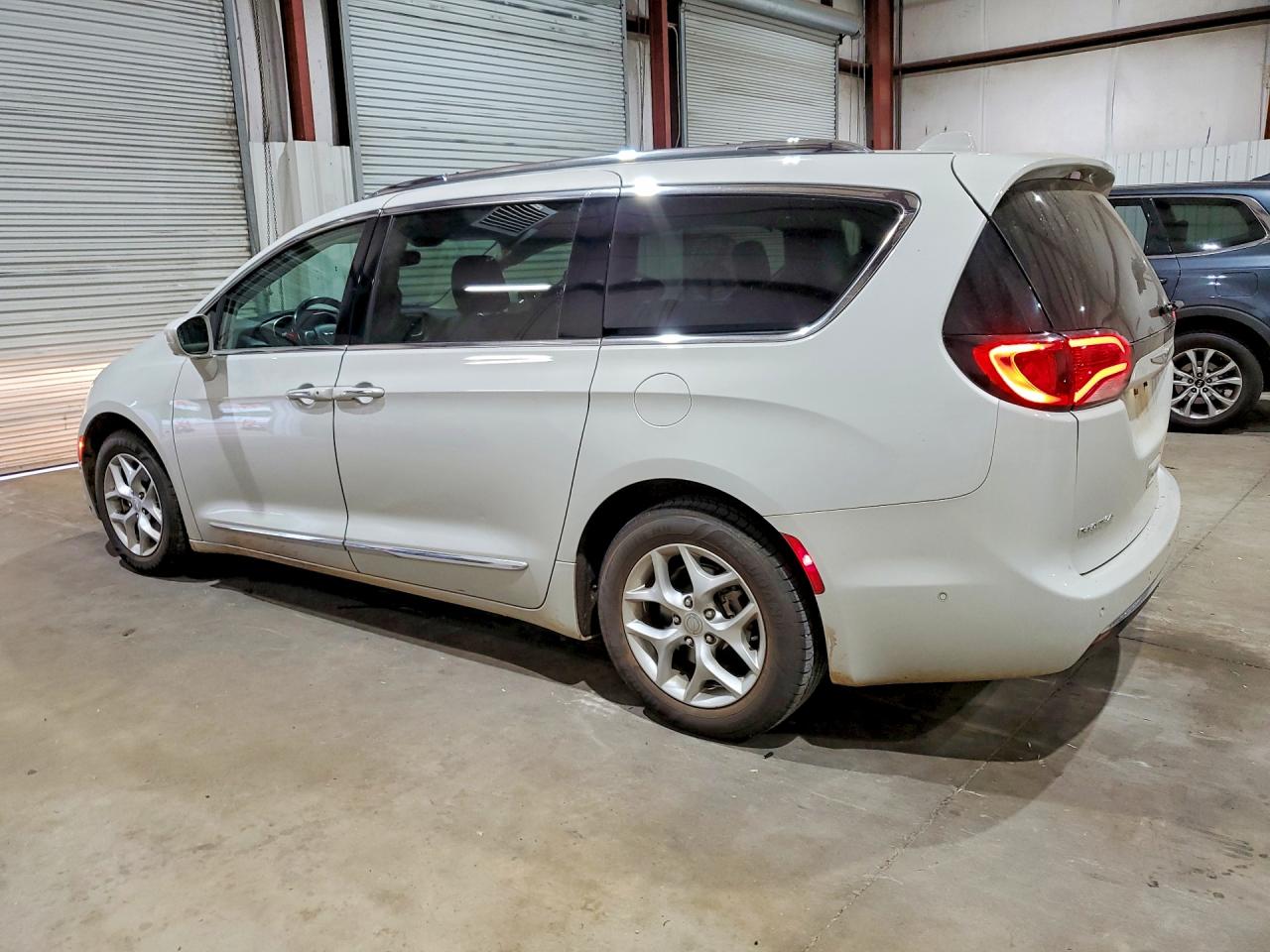 Chrysler Pacifica Touring L
