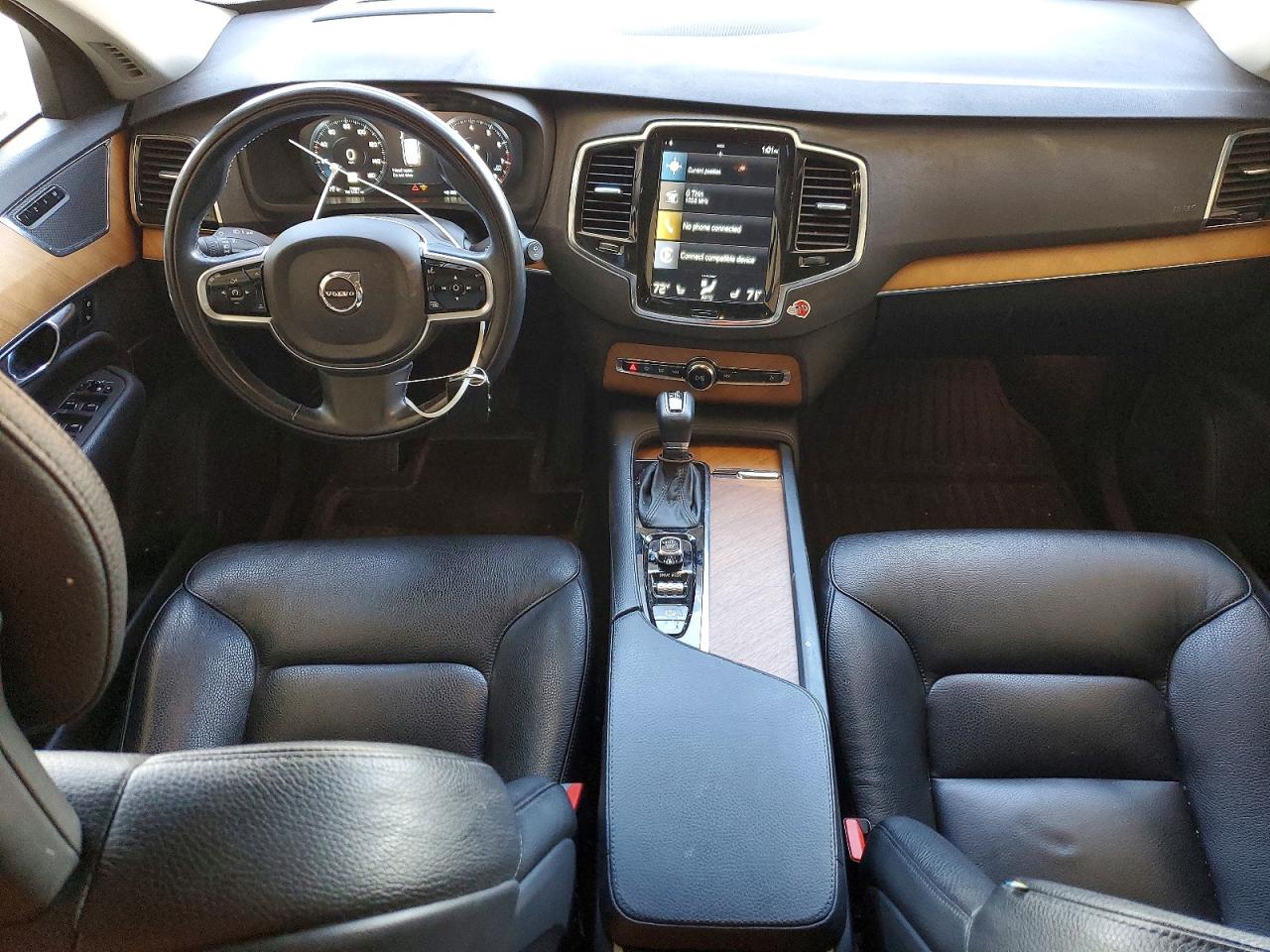 Volvo XC90 T6 Momentum