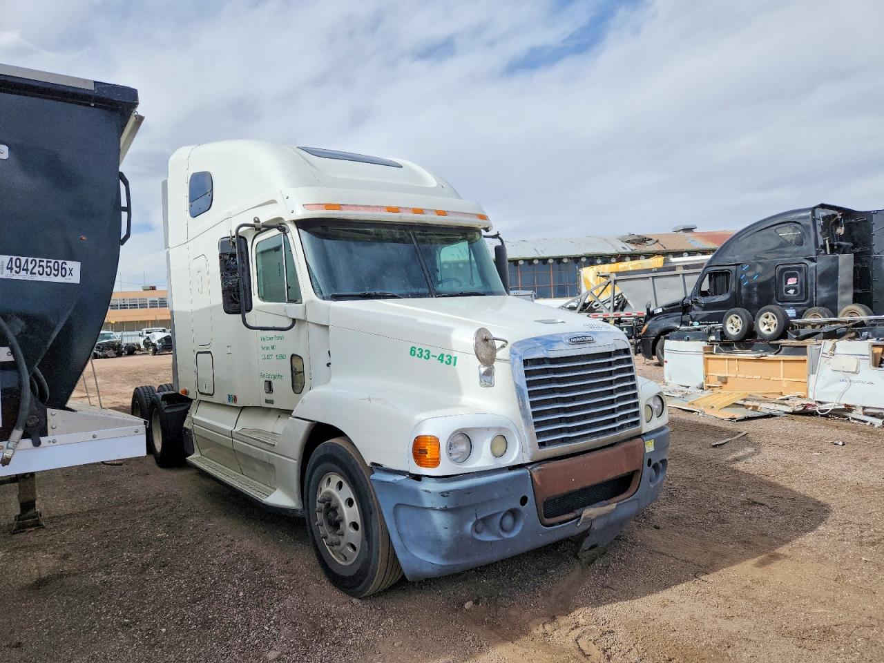 Salvage Freigliner Cst120 Image