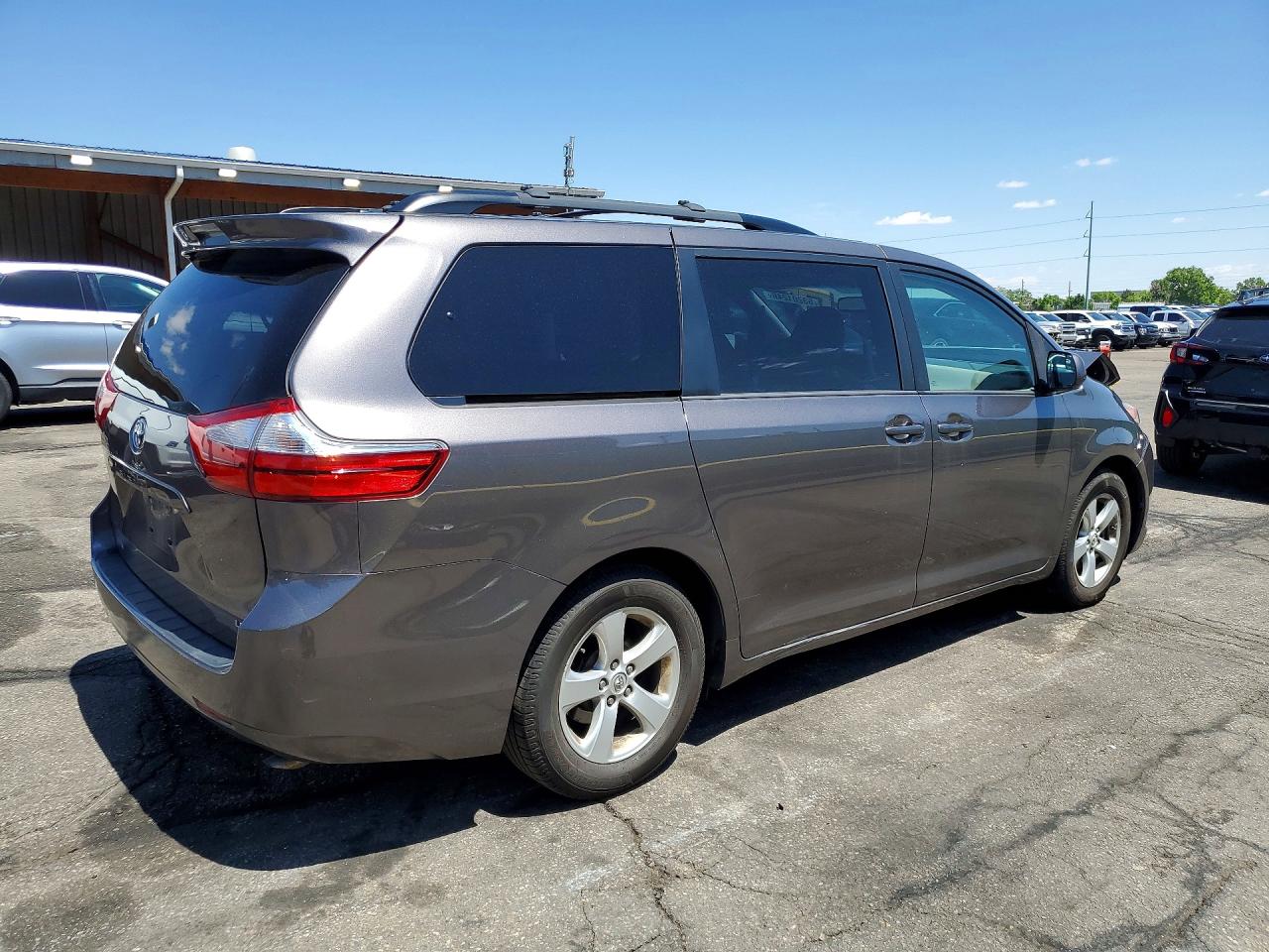 Toyota Sienna Le