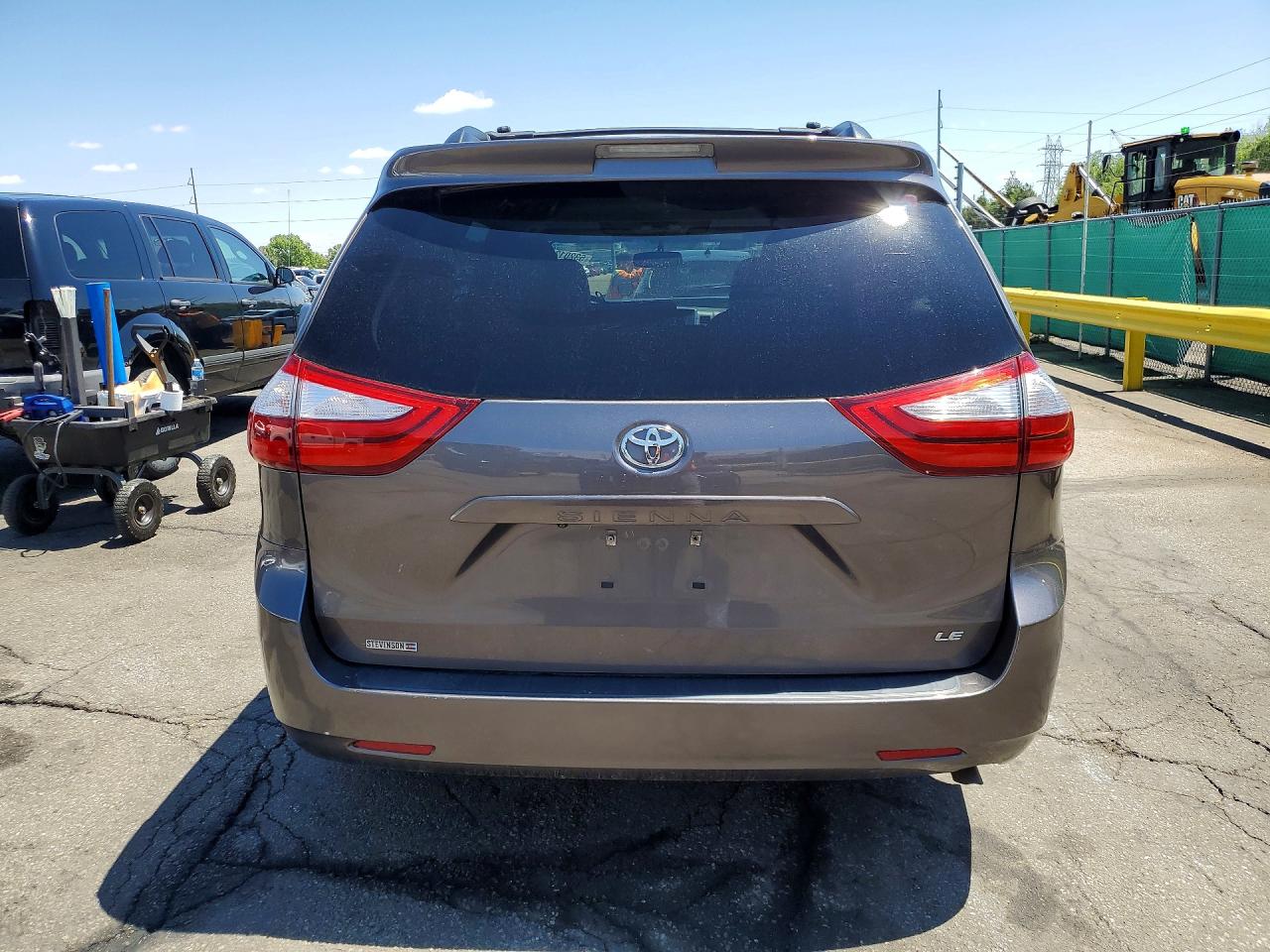 Toyota Sienna Le