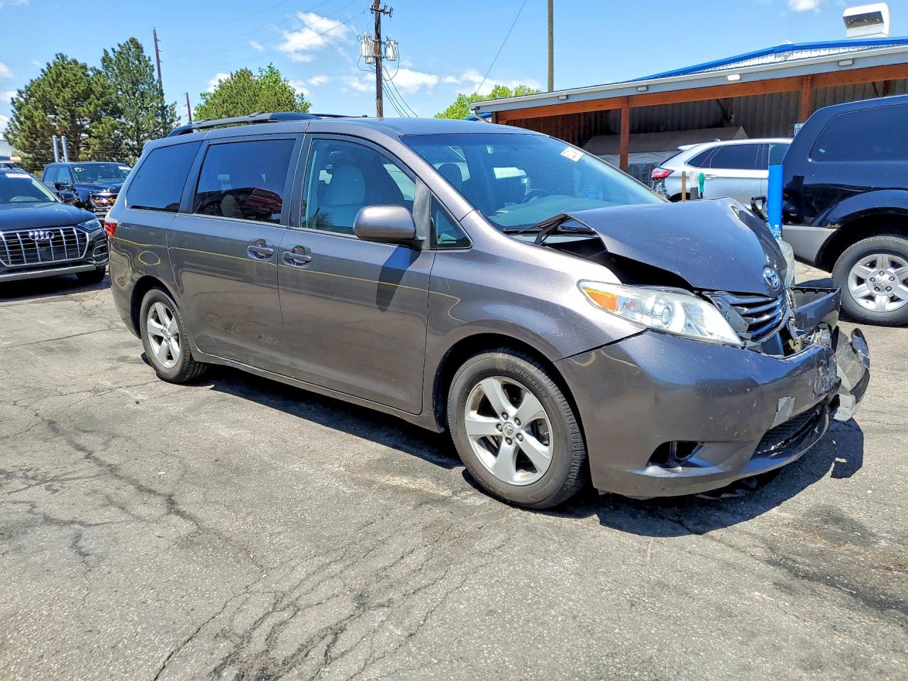 Toyota Sienna Le