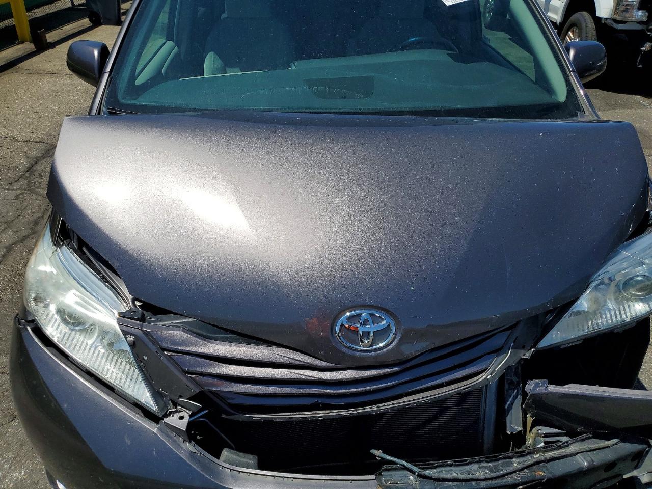 Toyota Sienna Le