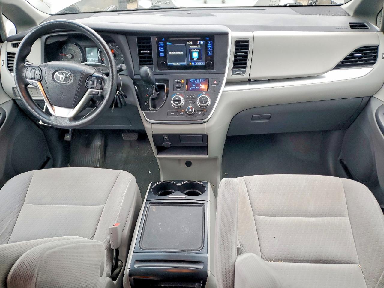 Toyota Sienna Le