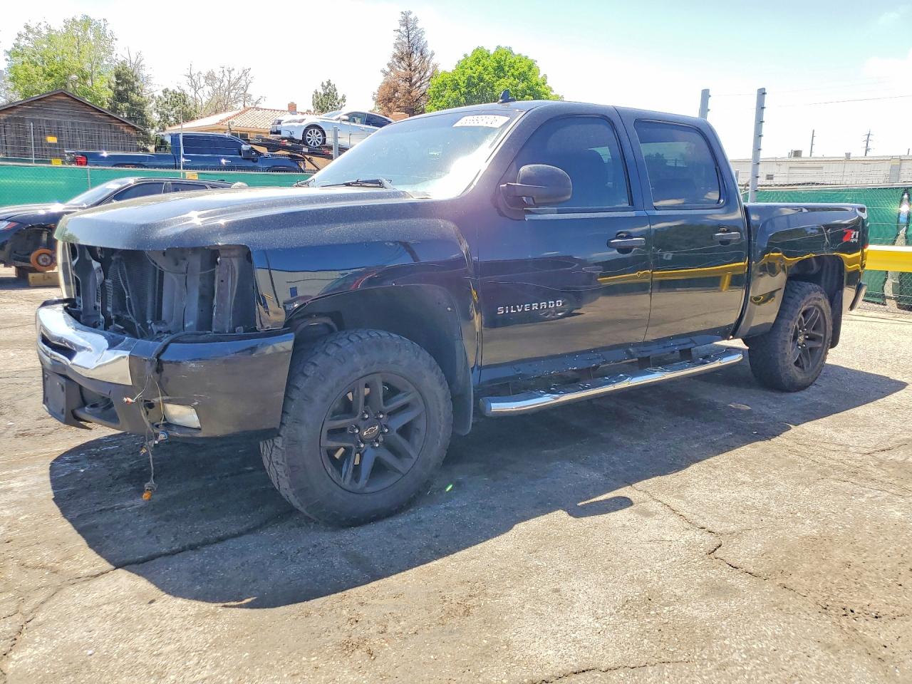 Salvage Chevrolet Silverado Image