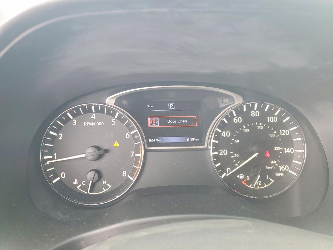 Nissan Pathfinder Sv