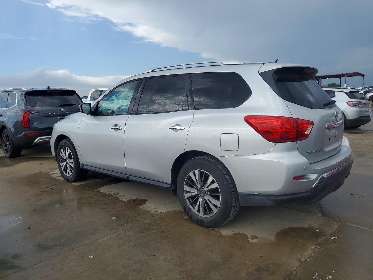 Nissan Pathfinder Sv