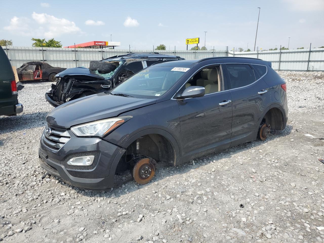 Salvage Hyundai SANTA FE Image