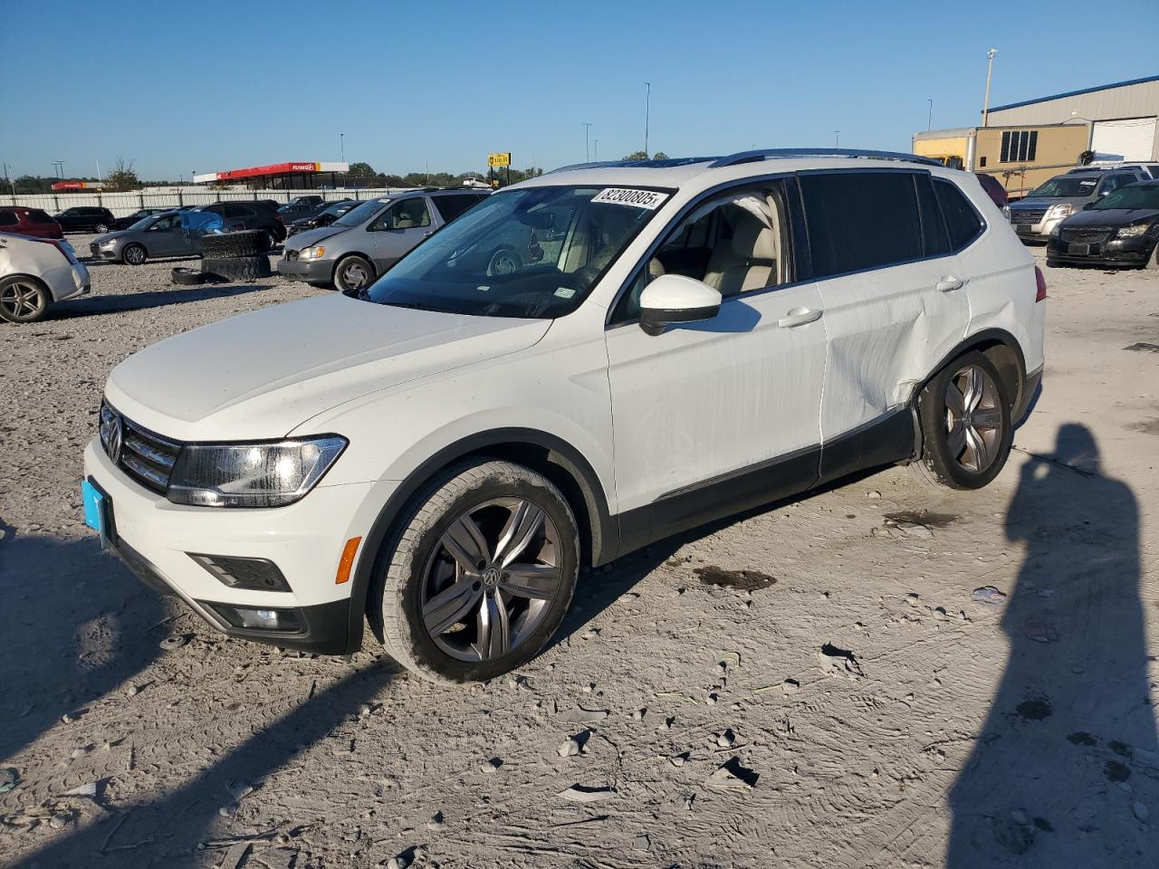 Salvage Volkswagen Tiguan Image