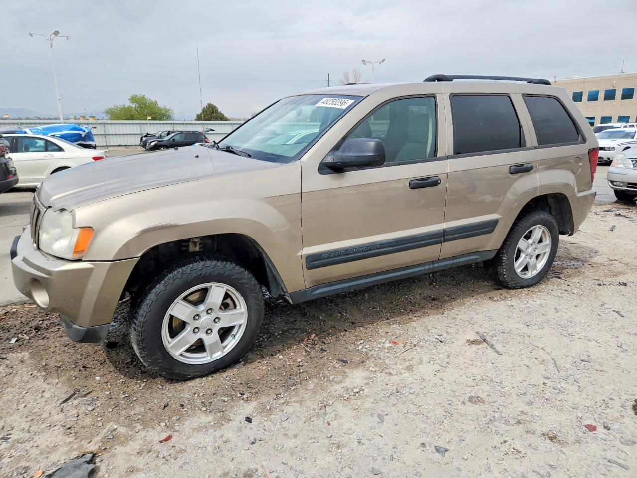 Salvage Jeep Grand Cherokee Image