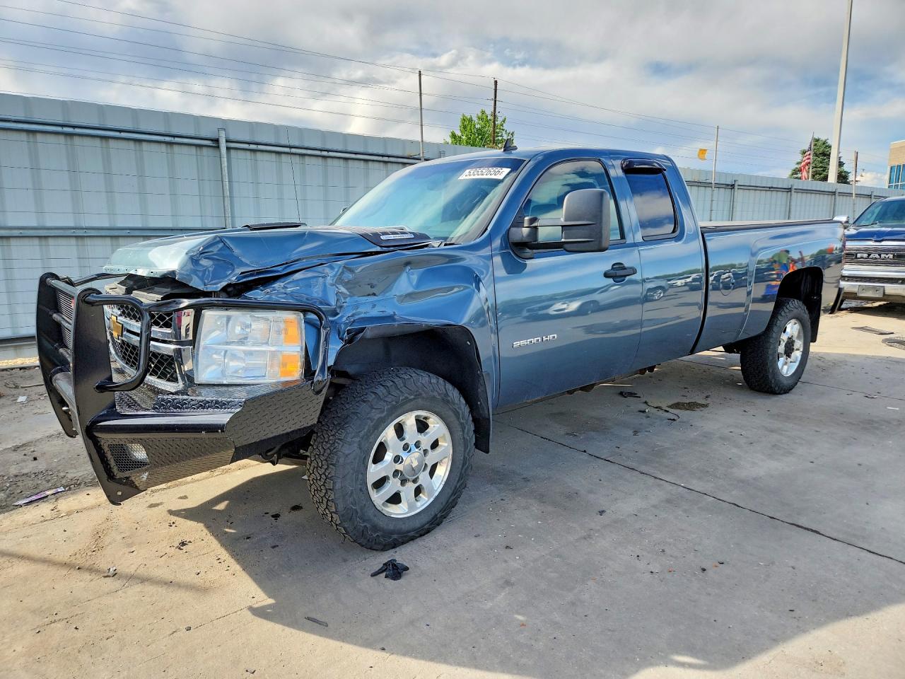 Salvage Chevrolet Silverado Image